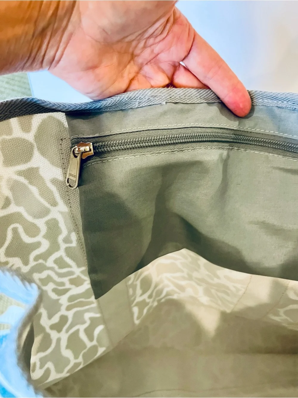 NWT LOCAL BOY OUTFITTERS Canvas Tote Bag in Camo